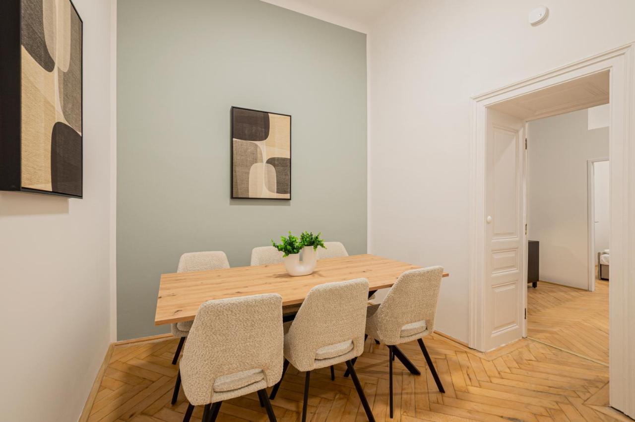 Charming Apt Perfect For 4-6 Tram, Self-Checkin Wenen Buitenkant foto