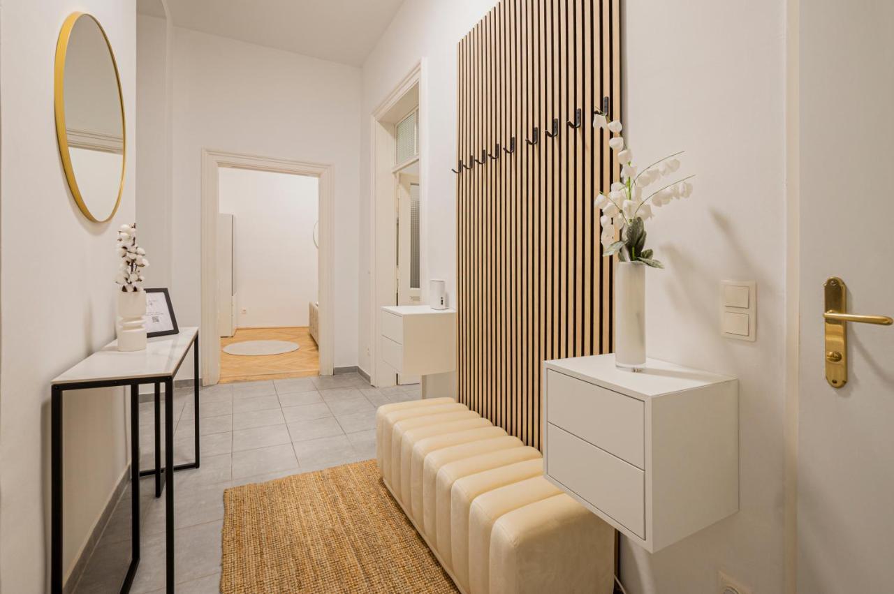 Charming Apt Perfect For 4-6 Tram, Self-Checkin Wenen Buitenkant foto